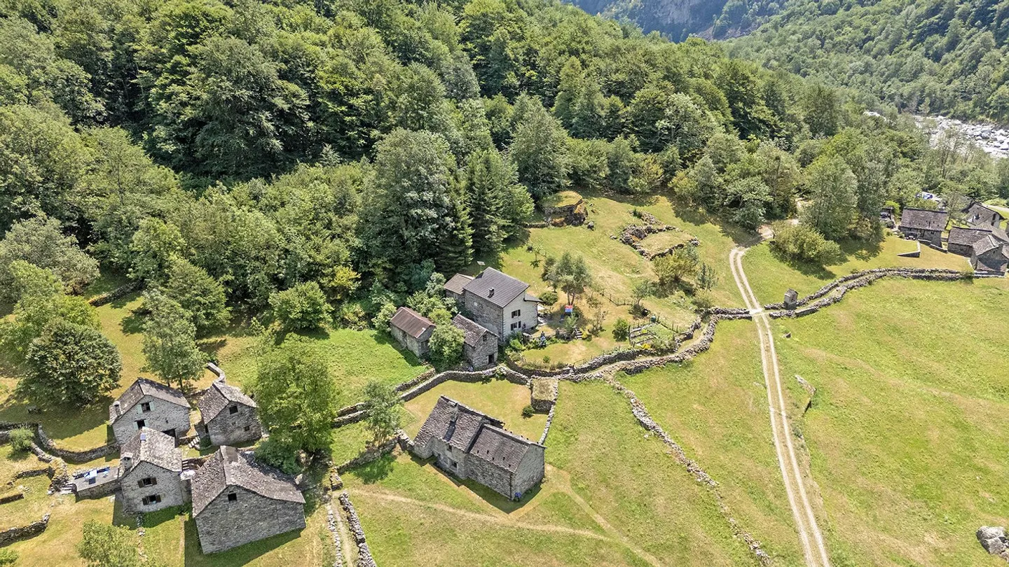 2 Rustico for renovation with building land - Photo 17 of 17