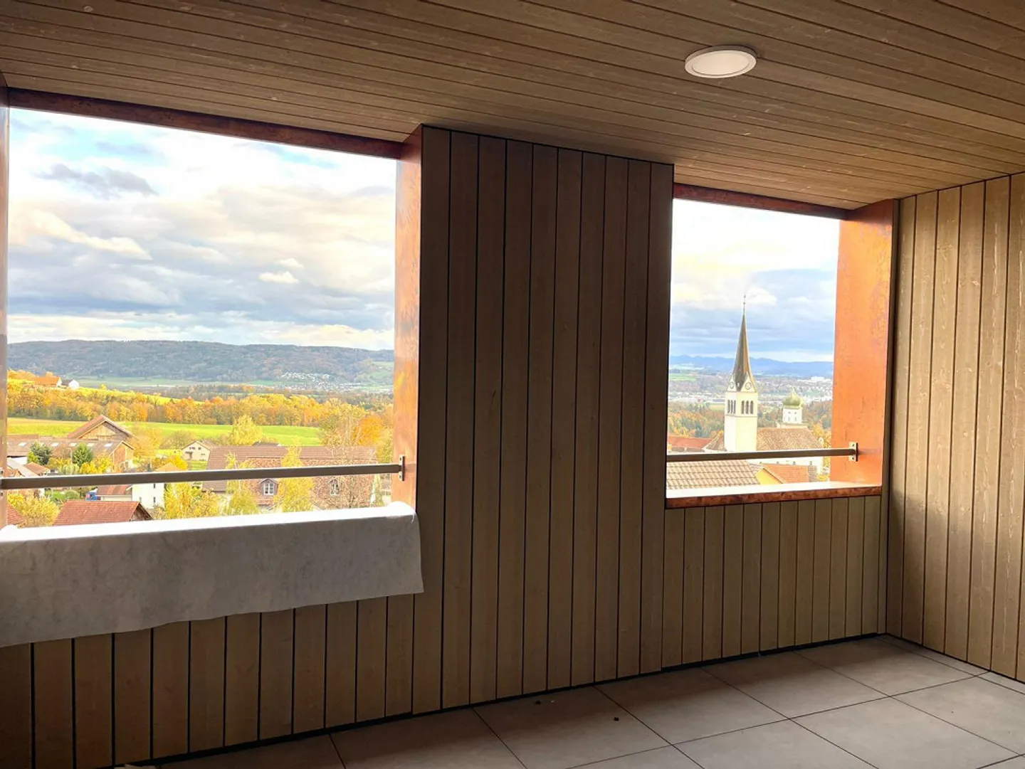 Modernes Mehrfamilienhaus mit Aussicht - Foto 14 von 26