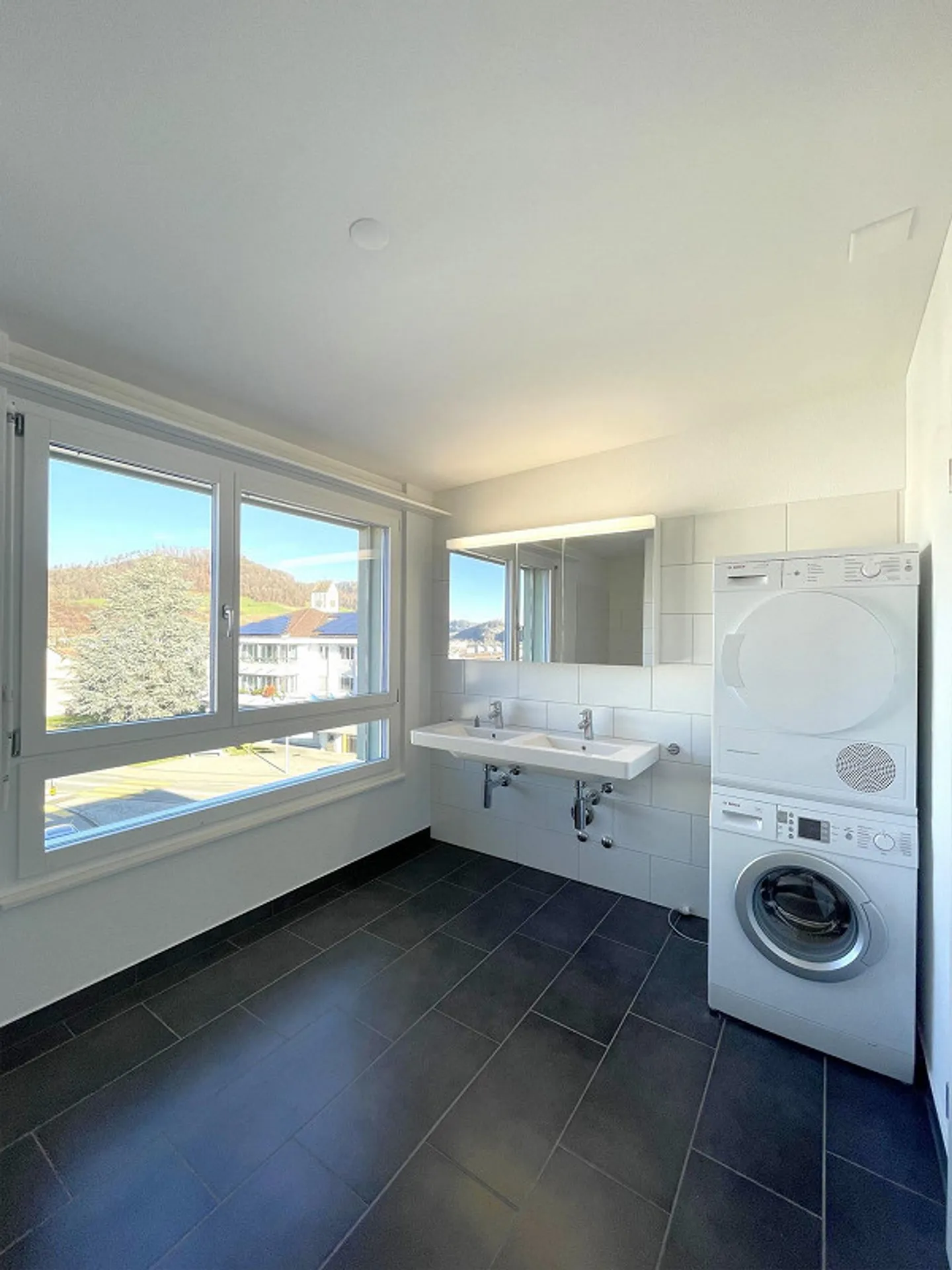 Moderne Attikawohnung mit grosser Terrasse - Foto 4 von 9