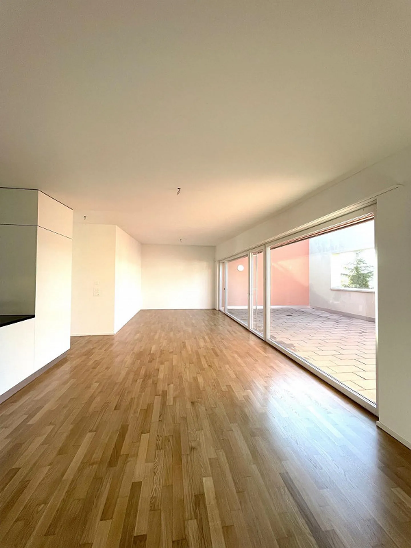 Moderne Attikawohnung mit grosser Terrasse - Foto 2 von 9