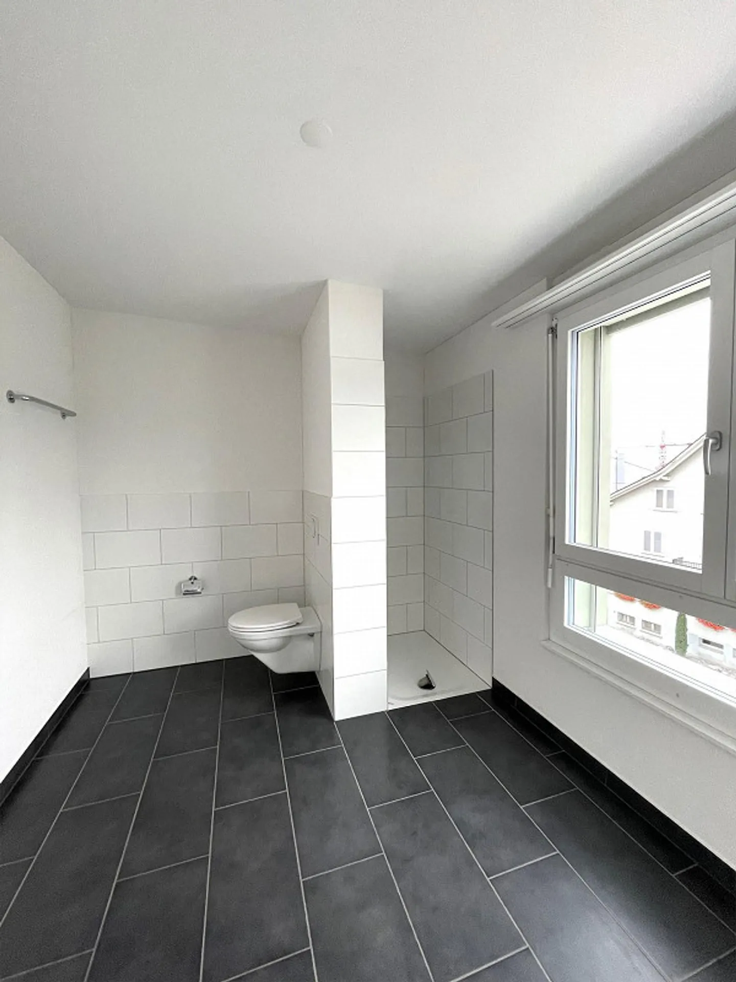 Moderne Attikawohnung mit grosser Terrasse - Foto 5 von 9