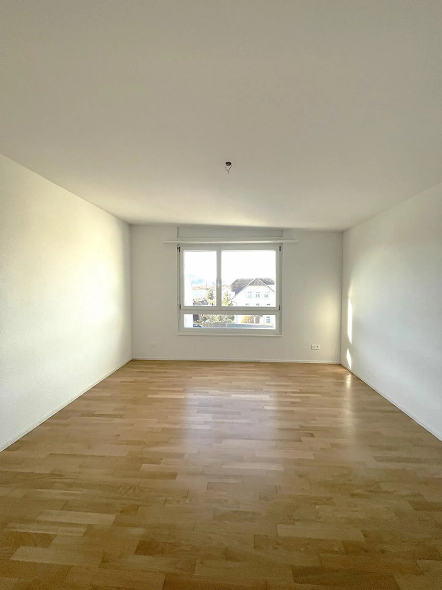 Moderne Attikawohnung mit grosser Terrasse - Foto 6 von 9