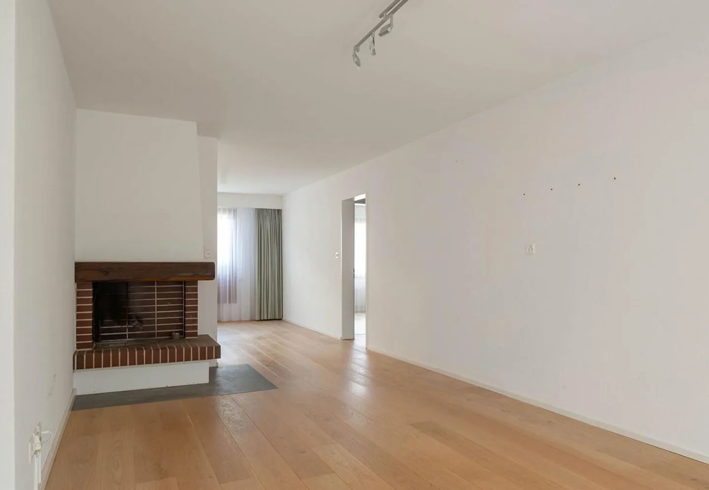 Stilvolle Wohnung mit Hobbyräumen - Foto 2 von 12