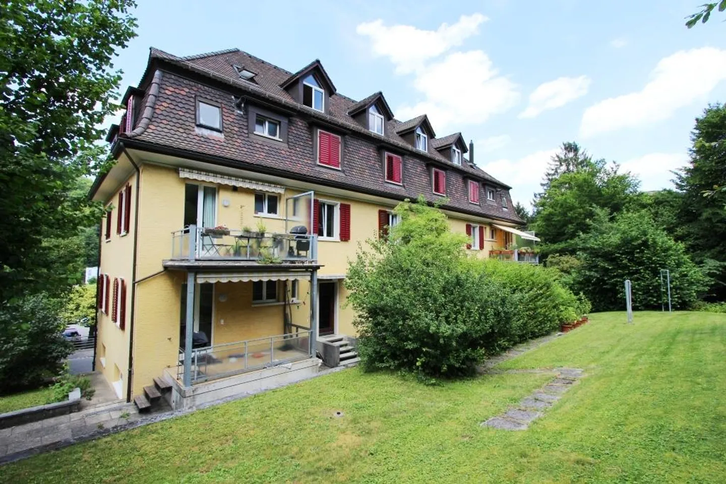 Charming 4-Room Old Building Apartment - Photo 1 of 7