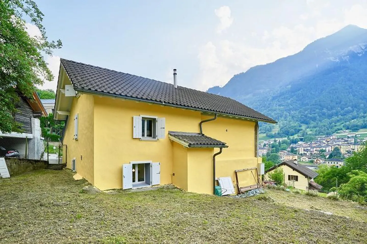 5 1/2-Room Single-Family House with Large Garden and View - Photo 1 of 20