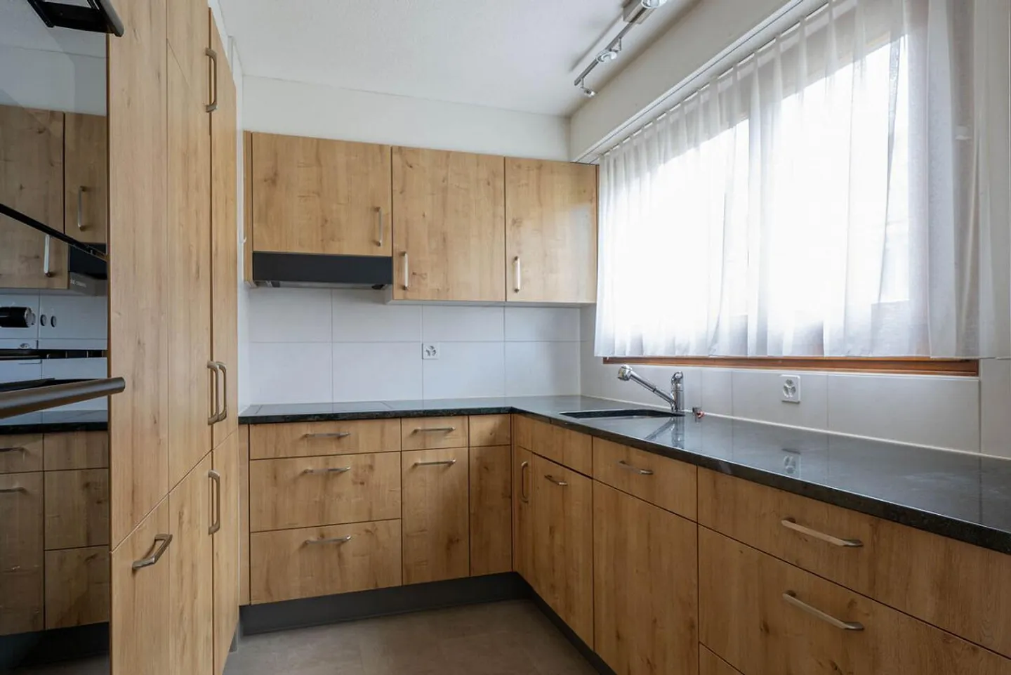 Stilvolle Wohnung mit Hobbyräumen - Foto 4 von 12
