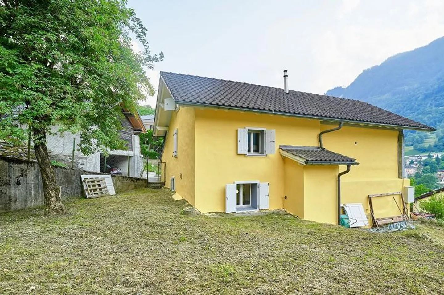 5 1/2-Room Single-Family House with Large Garden and View - Photo 18 of 20