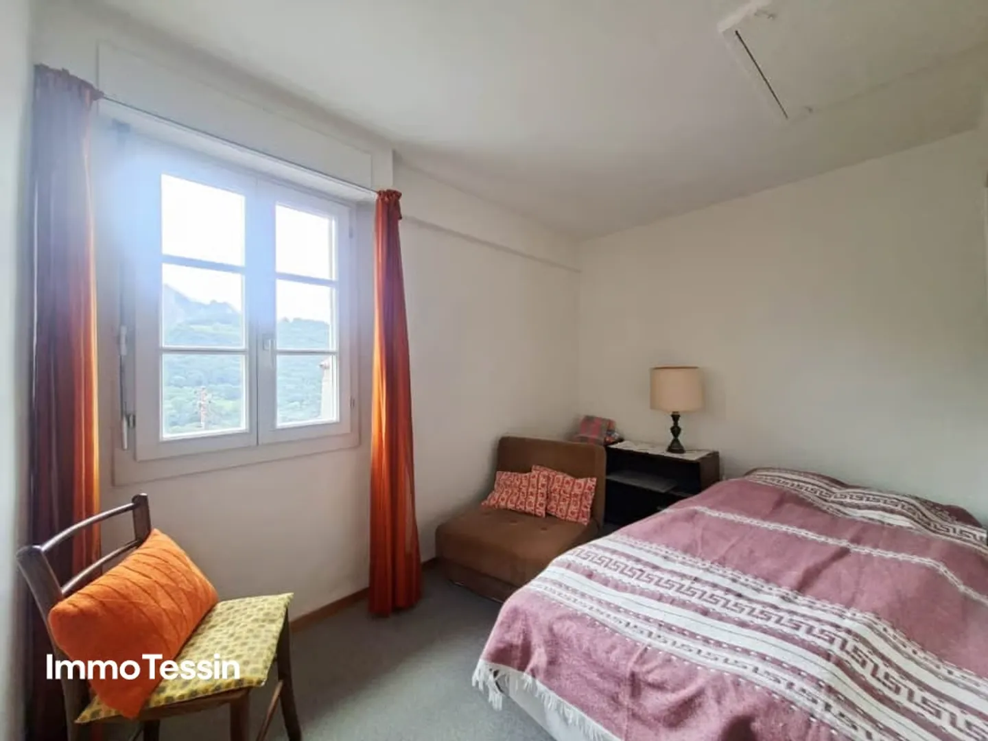 Lovingly renovated house in the heart of the Nucleo of Bidogno with its own garden at a great price - Photo 11 of 13