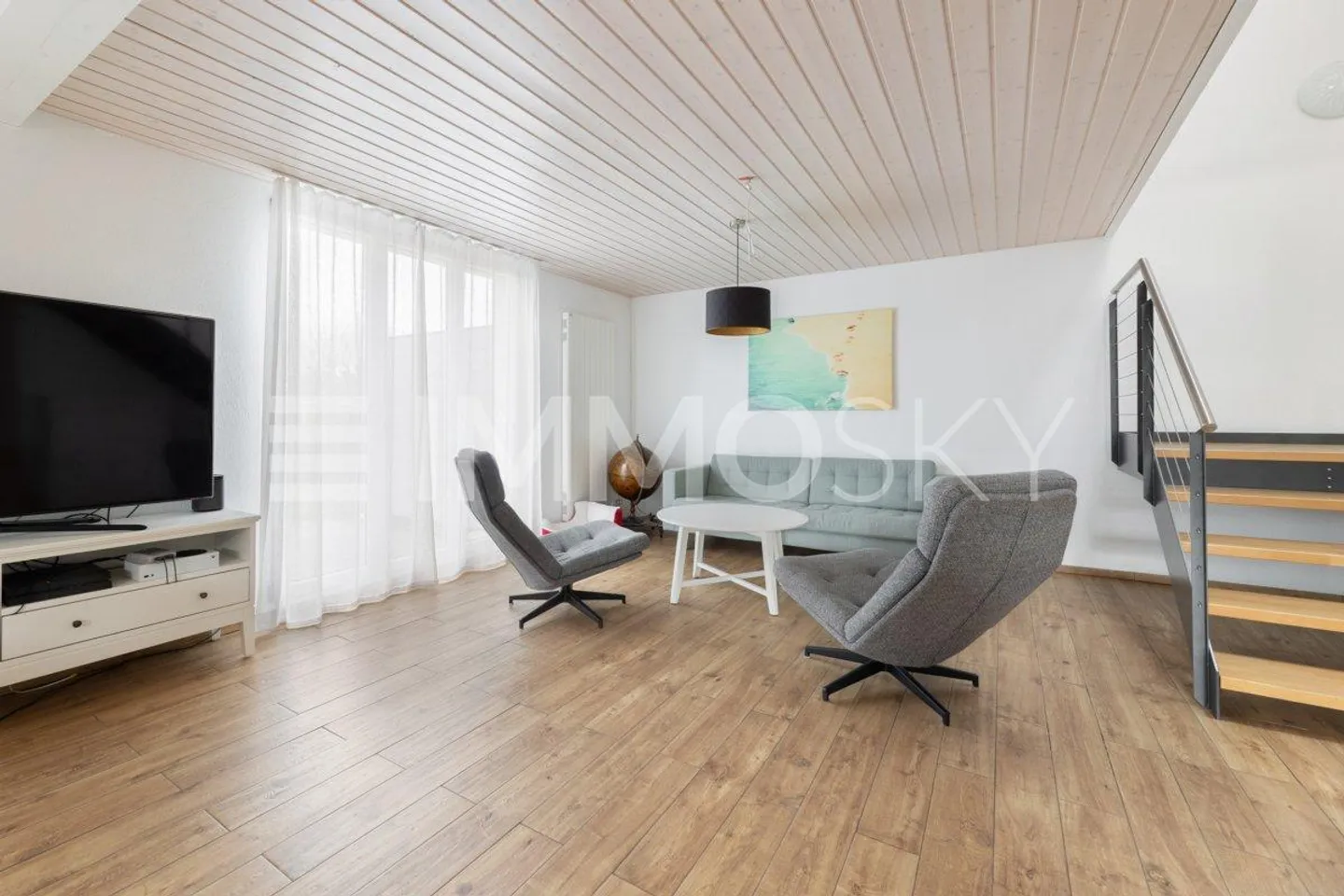 Casa familiare moderna con giardino - Foto 2 di 5