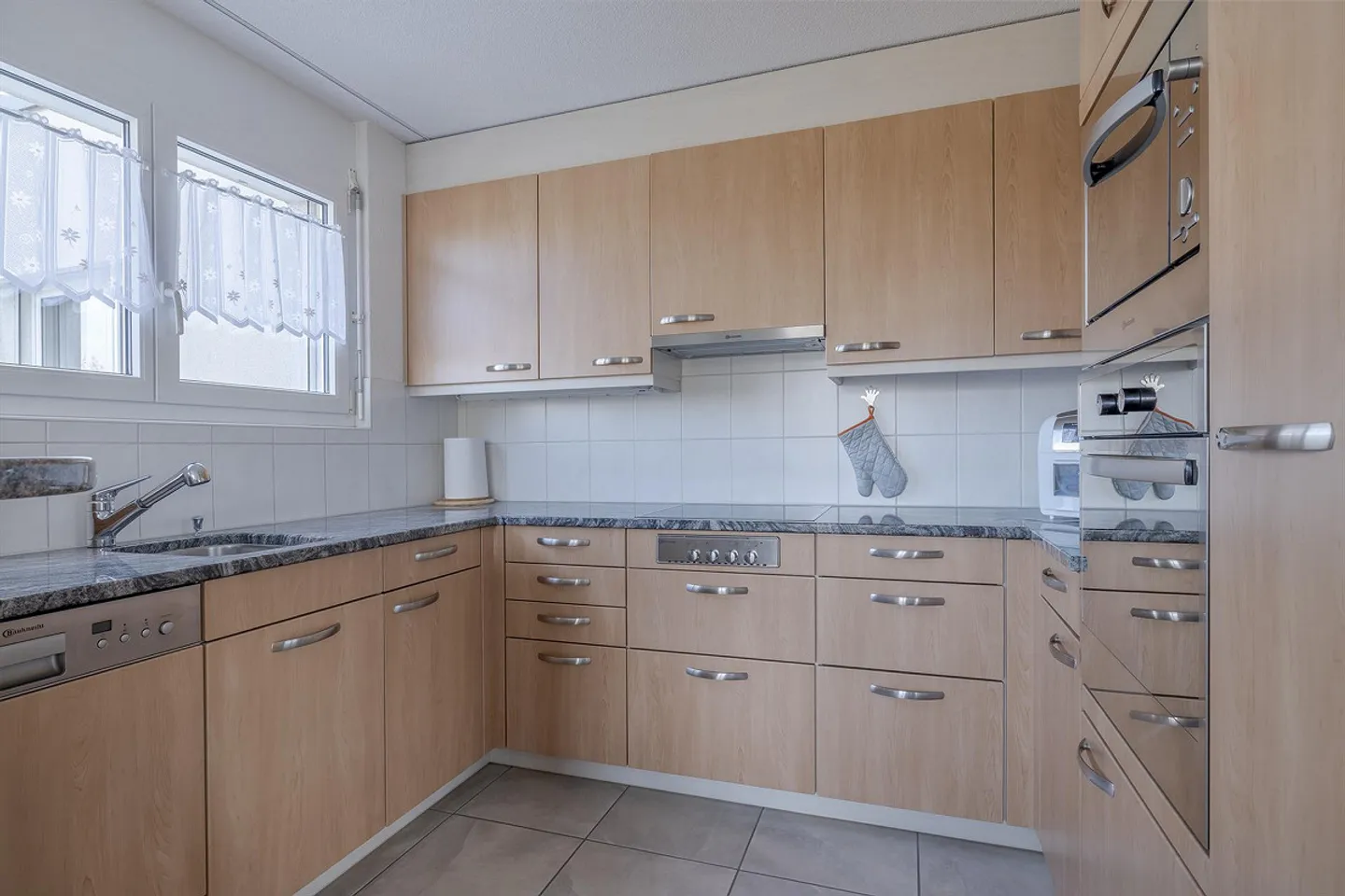 Appartamento attraente di 4½ locali con grande balcone - Urtenen-Schönbühl - Foto 2 di 11