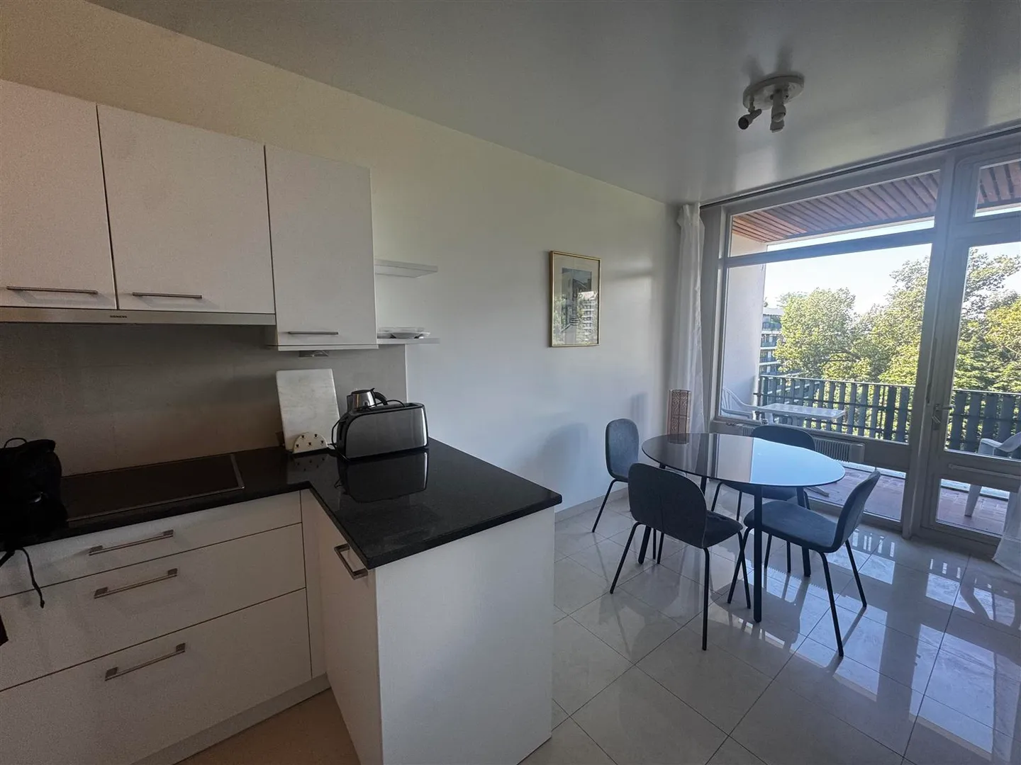 Appartamento Arredato con Balcone - Foto 3 di 5