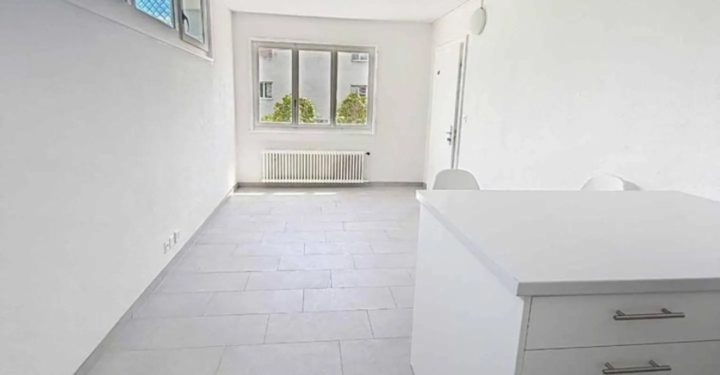 Pretty studio on the ground floor - Photo 1 of 4