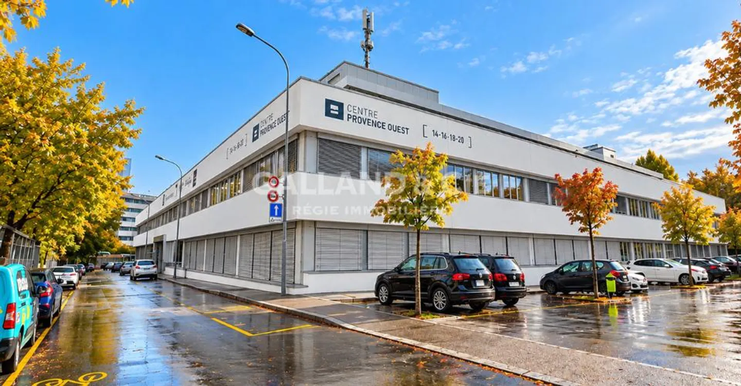 Professional and Technical Spaces in the Heart of the Provence Area - Photo 1 of 3