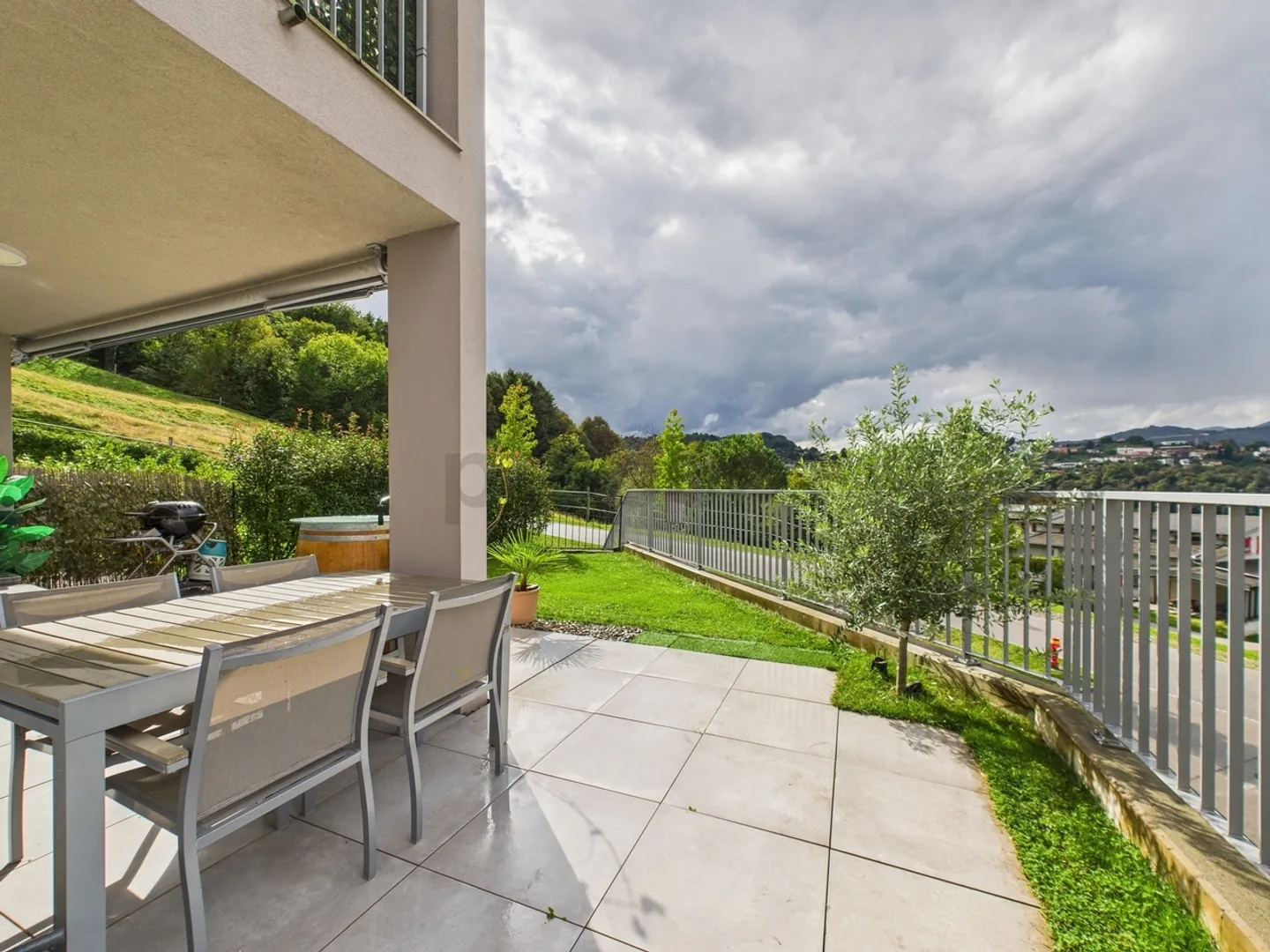 «Eleganza moderna con giardino privato a Pazzallo» - Foto 11 di 13