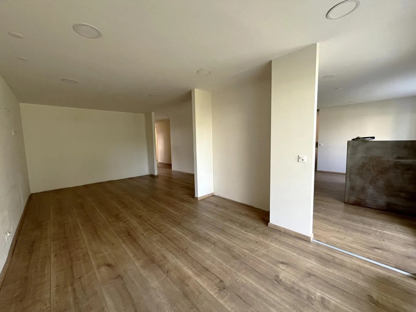 Commercial property for rent in the center of Geroldswil! - Photo 4 of 11