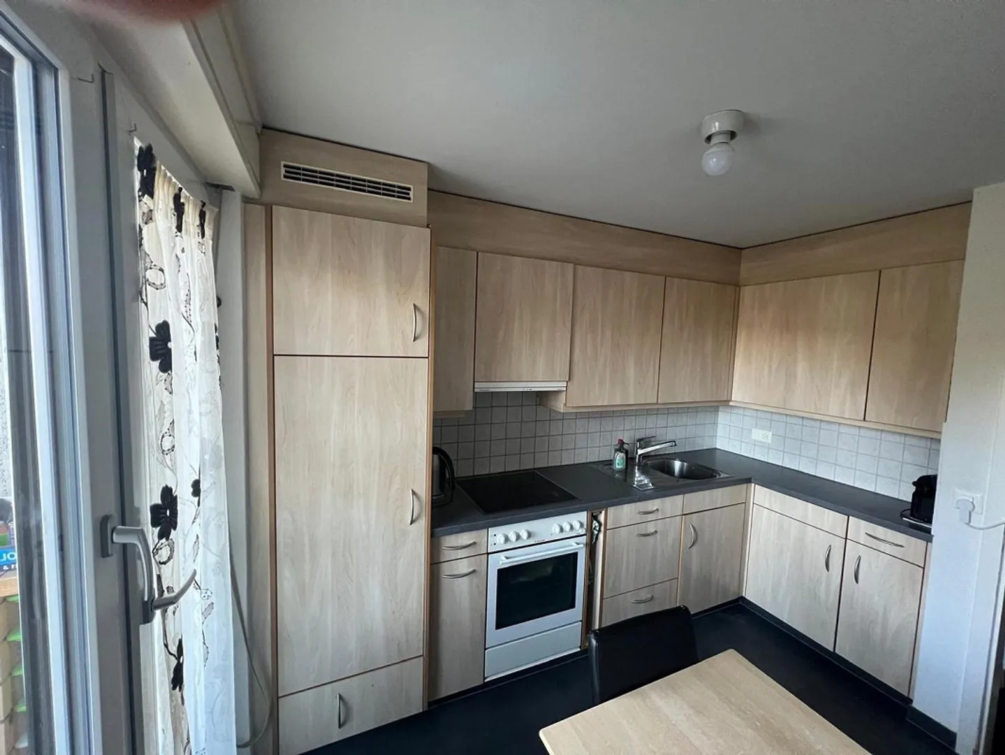 Ottimo e spazioso appartamento in affitto a Spiez - Foto 2 di 7