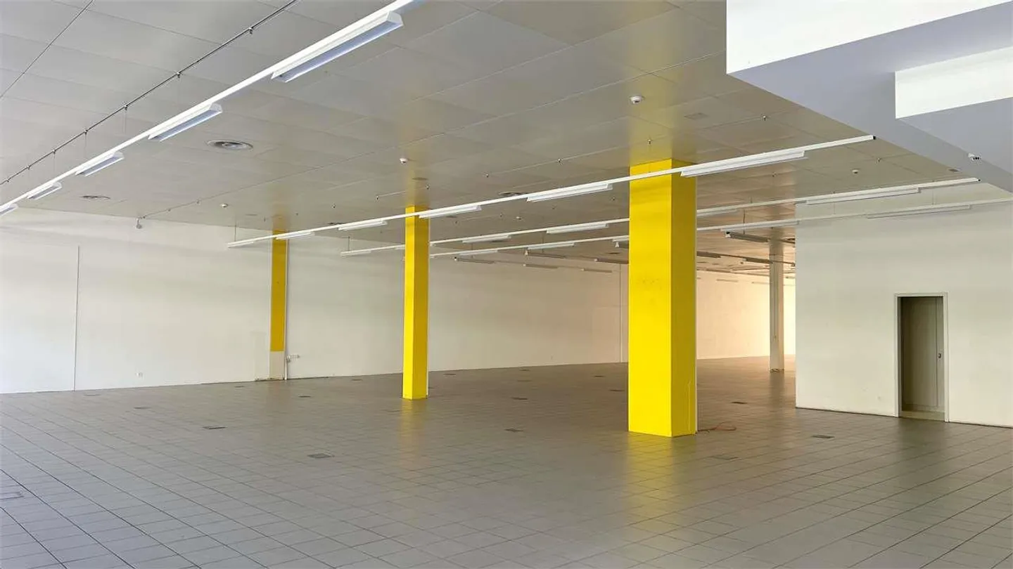 Mendrisio - Grand espace commercial - Location avec option d'achat - Photo 2 sur 4