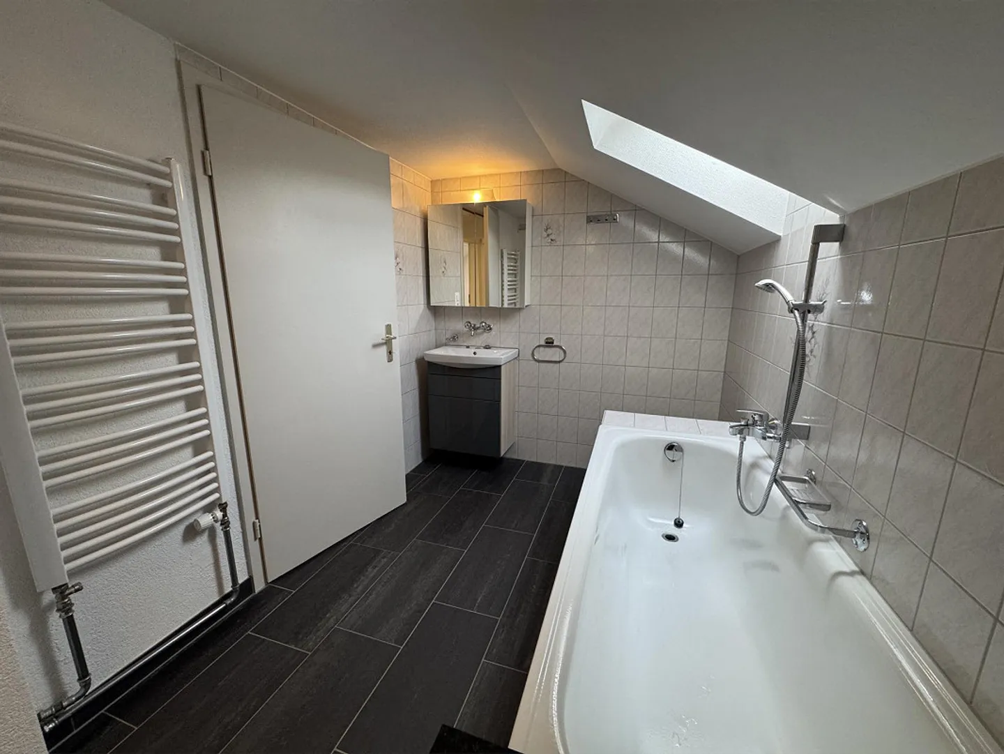 Charming 4.5-room attic apartment in Sommeri - Photo 10 of 10