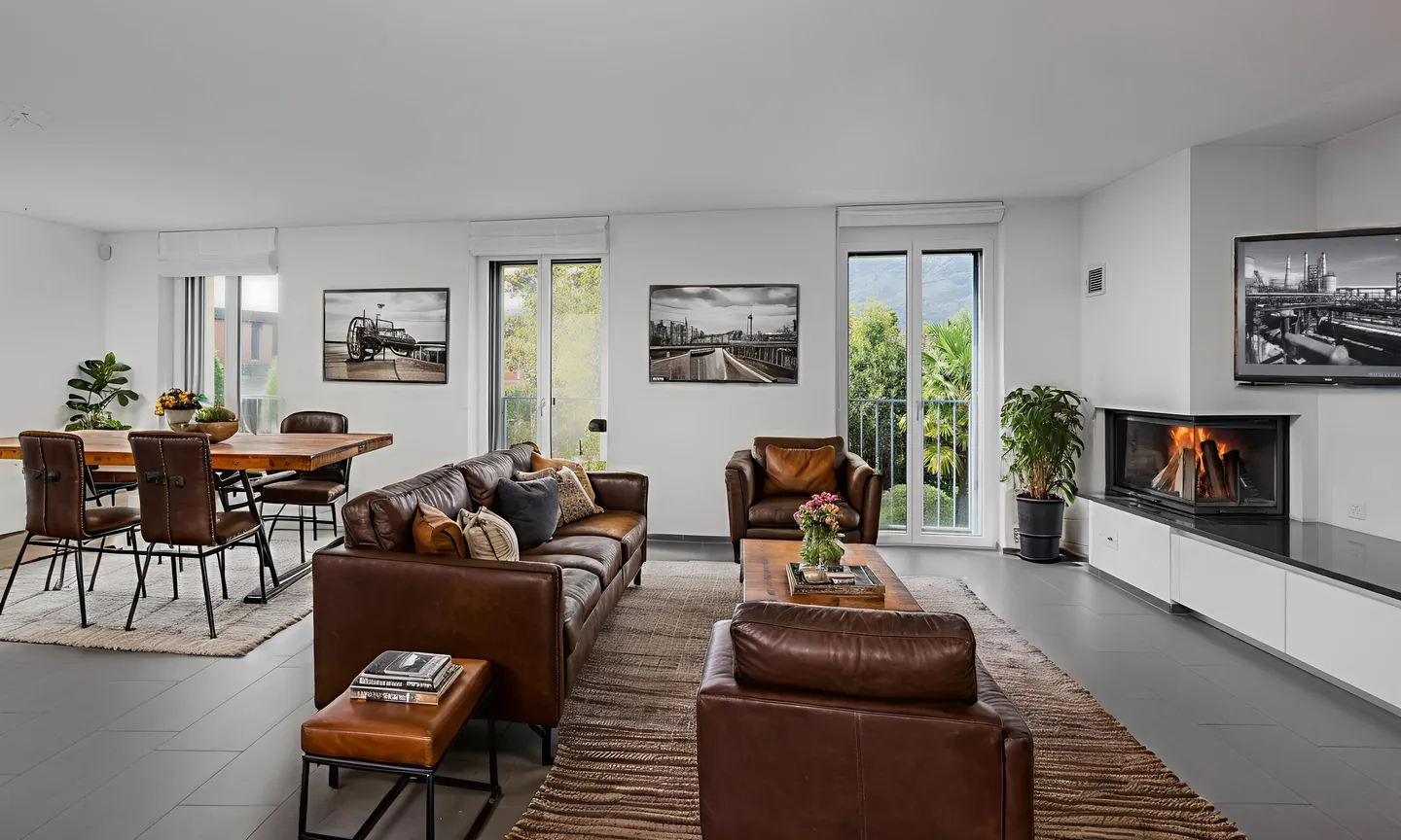 STUNNING AND SPACIOUS 6.5 ROOM VILLA IN THE GREEN AT PONTE CAPRIASCA - Photo 1 of 8