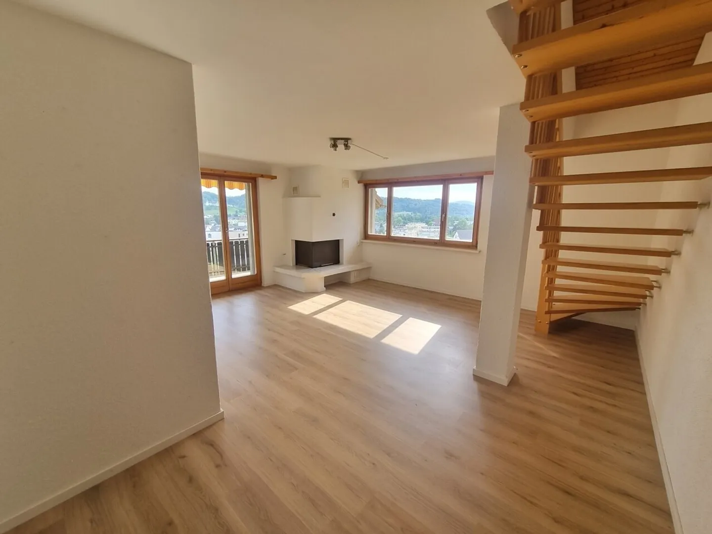 Rustic Maisonette Apartment with Fireplace. A visit is worth it! - Photo 2 of 9