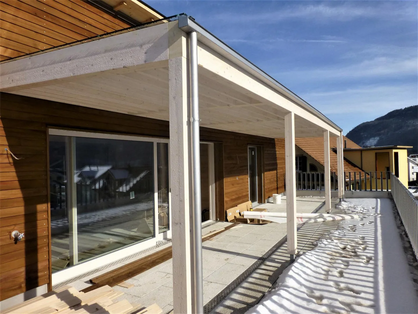 Bellissimo appartamento attico di 4,5 stanze, ben attrezzato - Foto 1 di 6