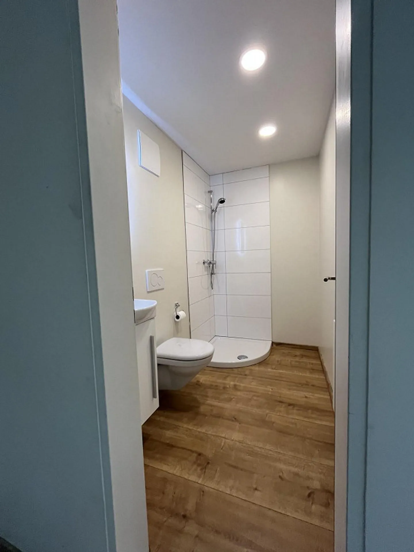 Commercial property for rent in the center of Geroldswil! - Photo 8 of 11