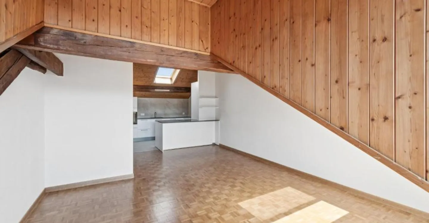 Renovierte Dachgeschosswohnung mit 3 Schlafzimmern Rue de Tronchin 26 - Foto 2 von 8