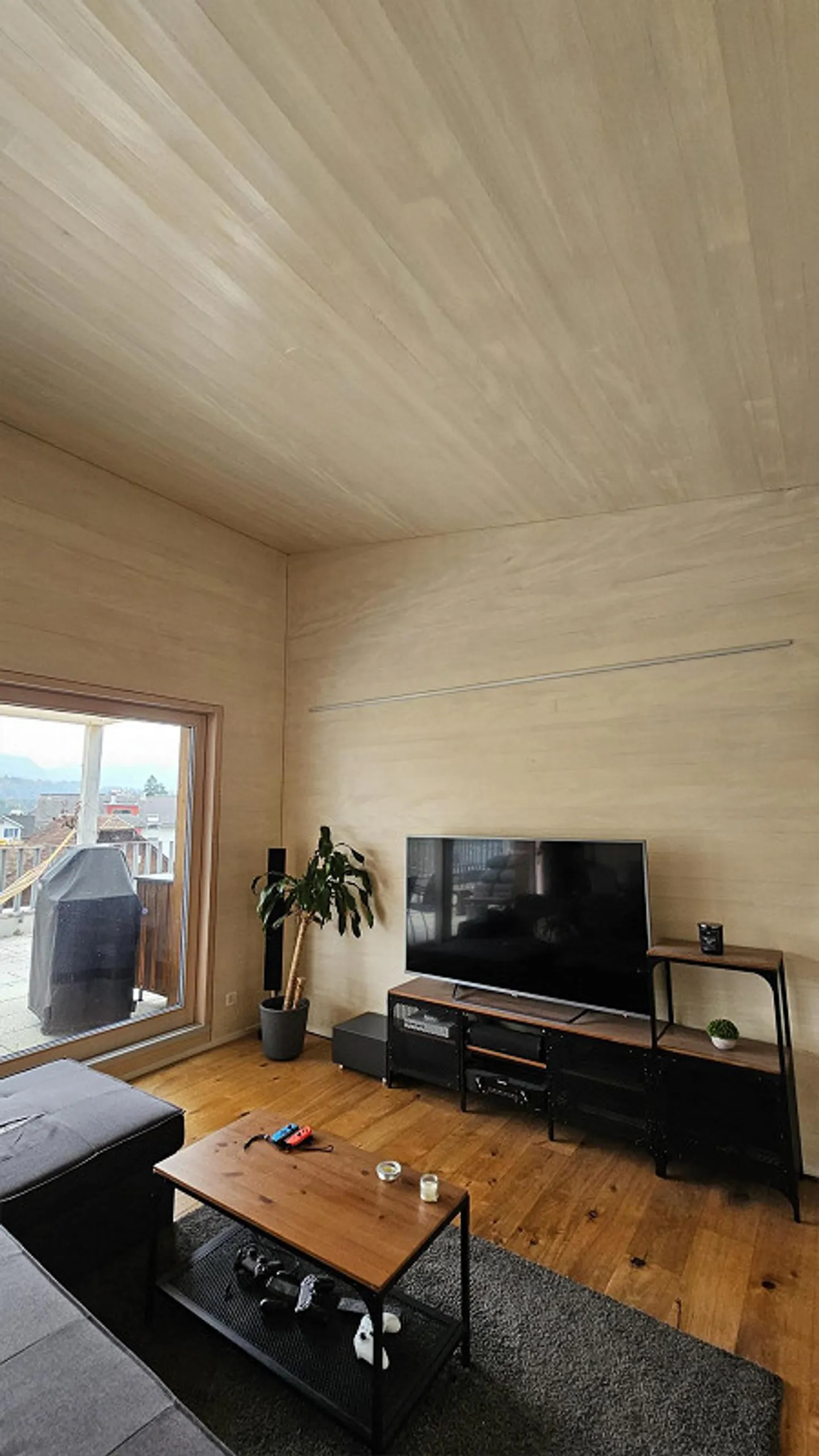 Bellissimo appartamento attico di 4,5 stanze, ben attrezzato - Foto 3 di 6