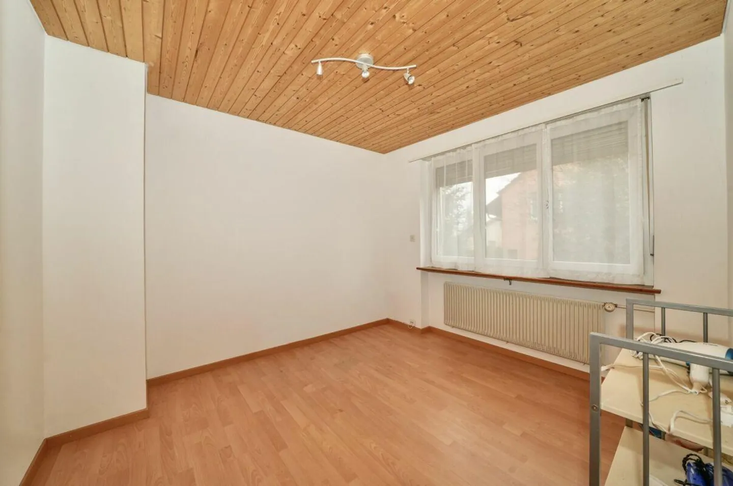 GROSSZÜGIGE WOHNUNG IN RUHIGER LAGE MIT WINTERGARTEN - Photo 8 sur 16