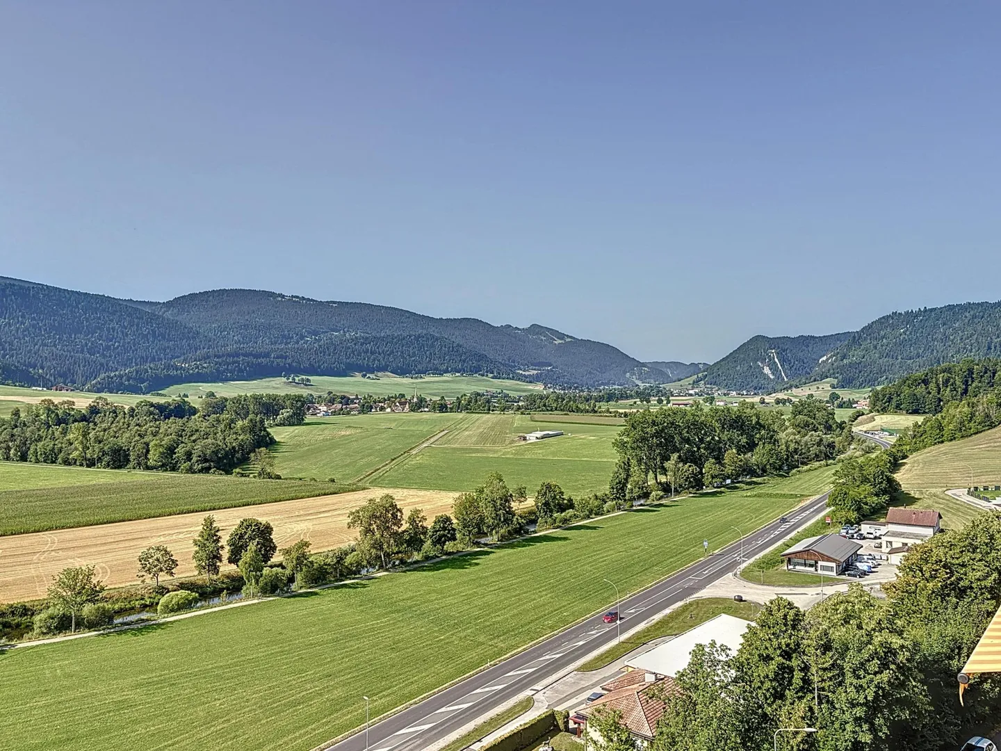 An Eagle's Nest - Beautiful Attic Apartment in Couvet - Photo 2 of 10