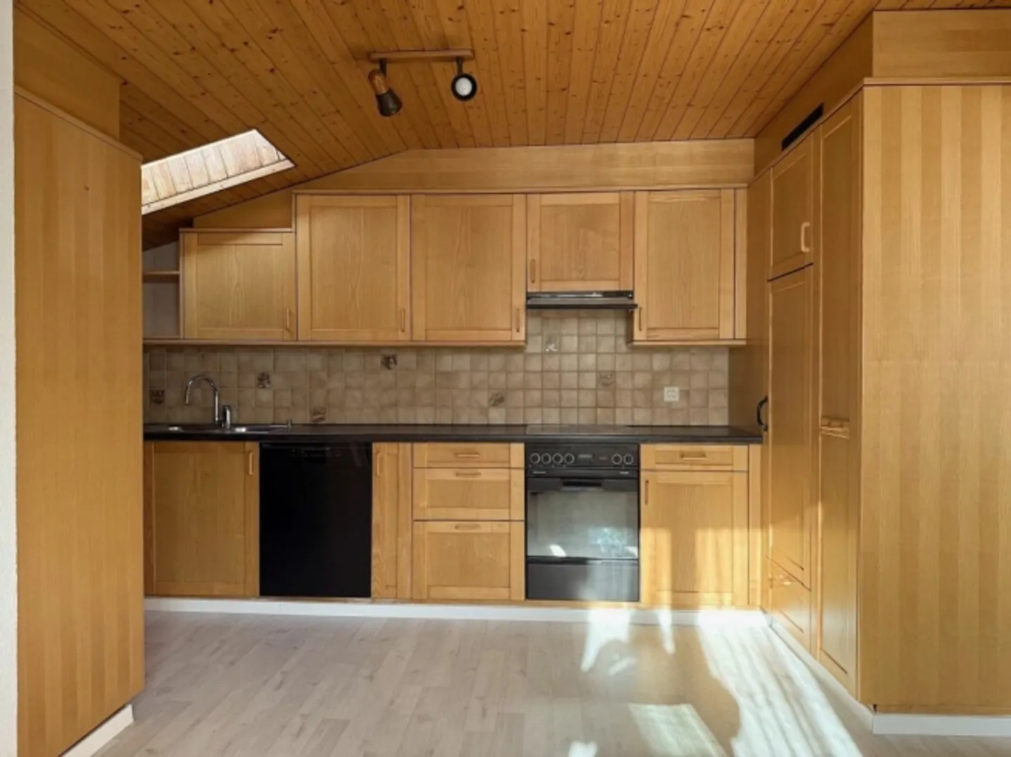 Cozy Attic Apartment in a Quiet Location - Photo 2 of 11