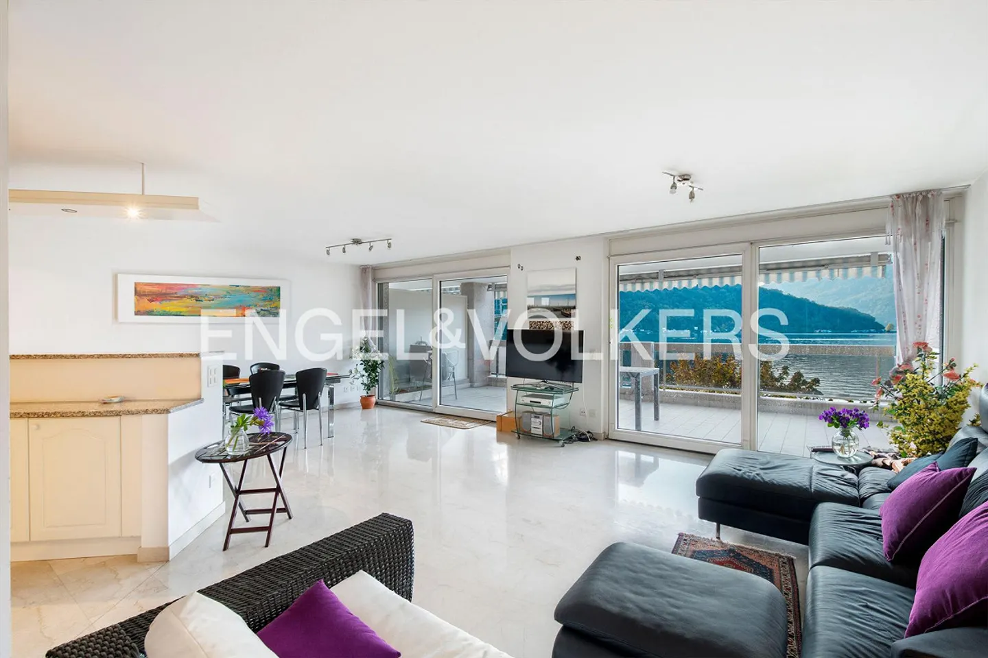 Appartement spacieux directement sur le lac - Photo 2 sur 13