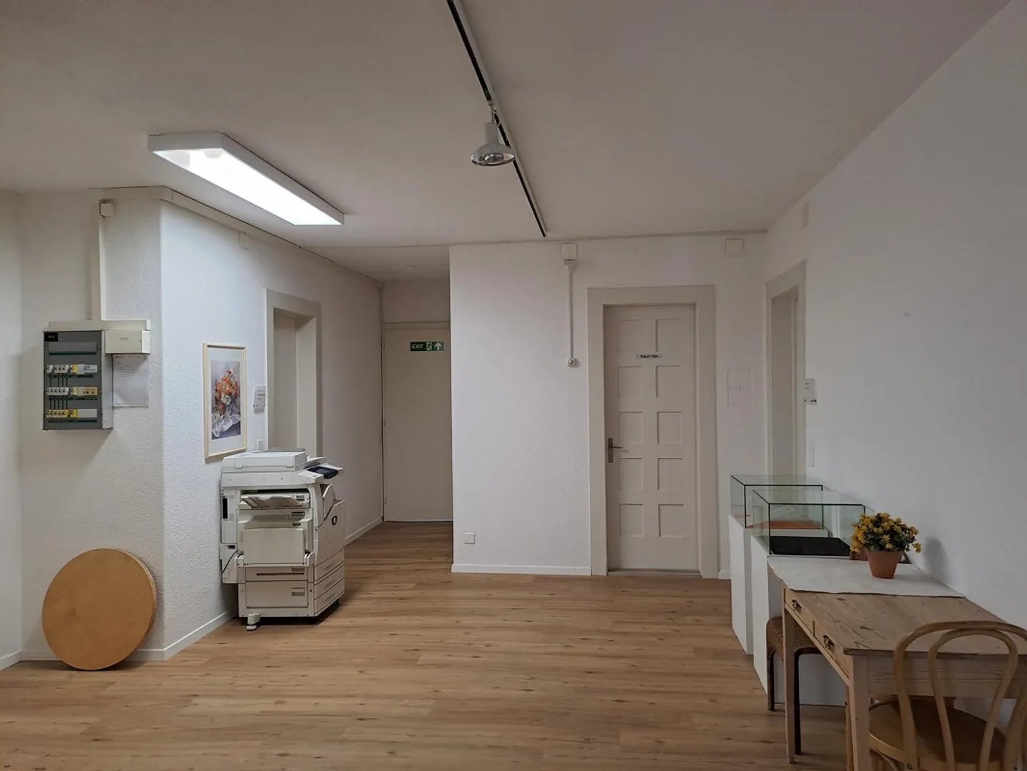 Uffici, studi, spazi commerciali luminosi con locali accessori e cantina - Foto 4 di 4