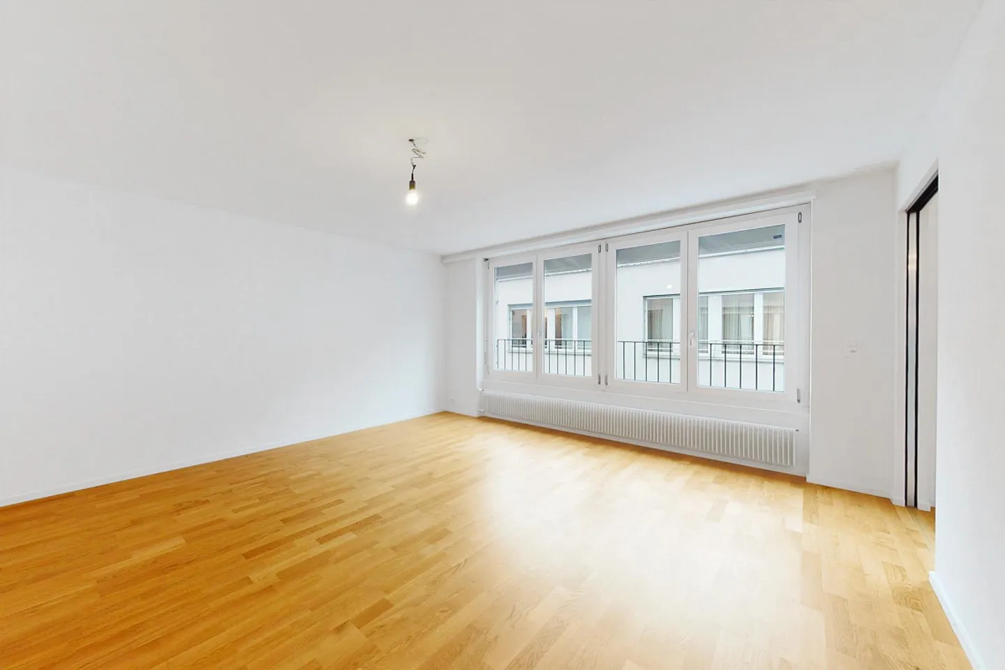 Bijou urbain ultramoderne au cœur de Soleure vous attend - Photo 7 sur 10