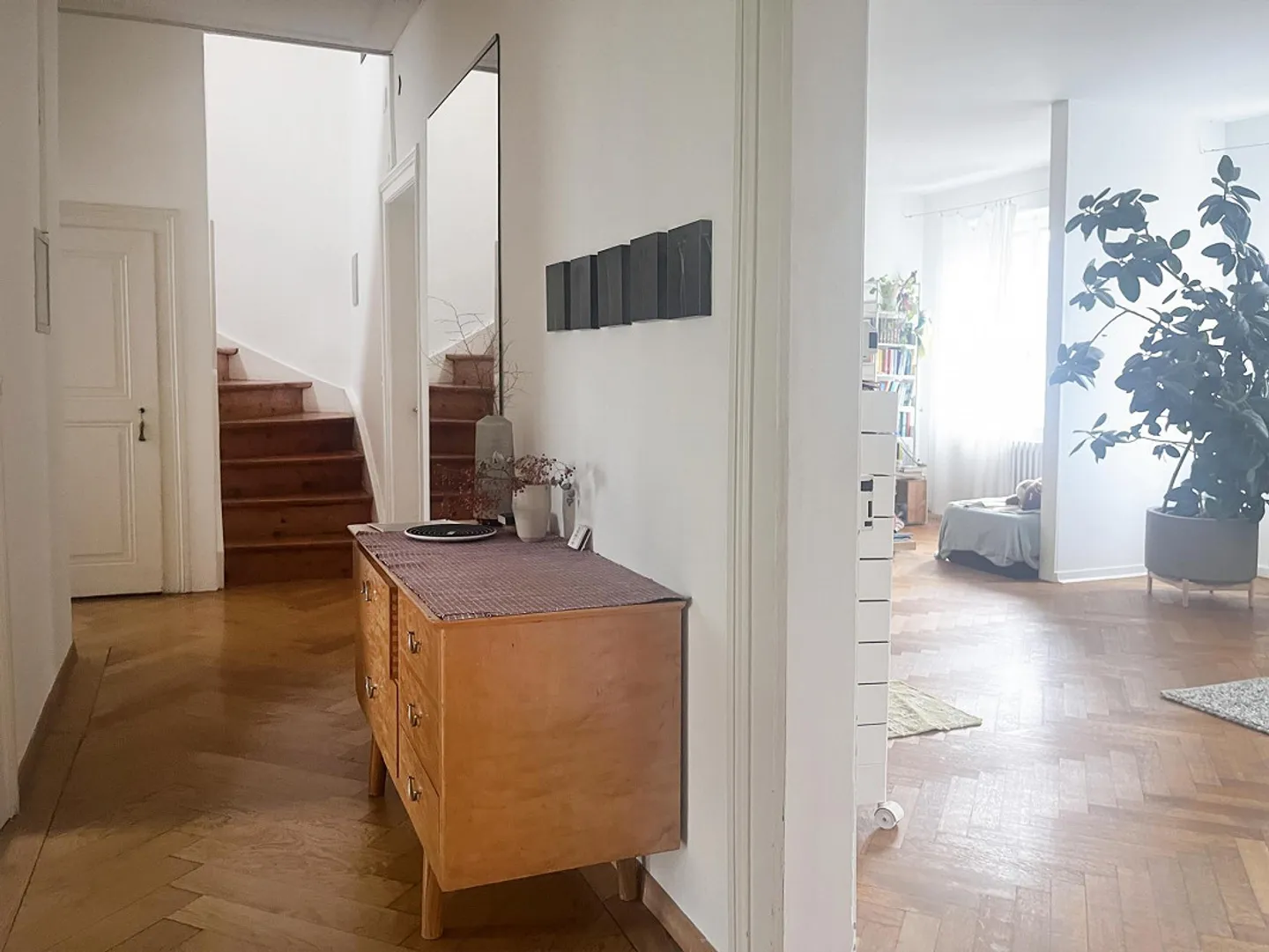 Affascinante casa a schiera di 8 stanze del secolo scorso con giardino - Foto 10 di 14