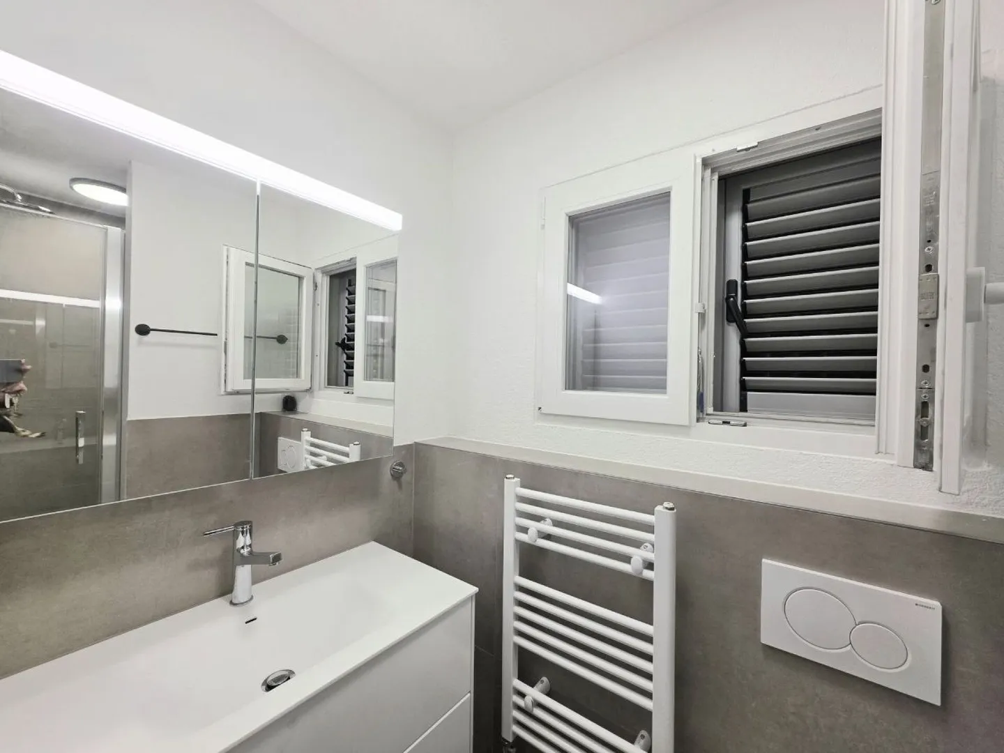 First rental after complete renovation of the apartment building - Photo 6 of 6