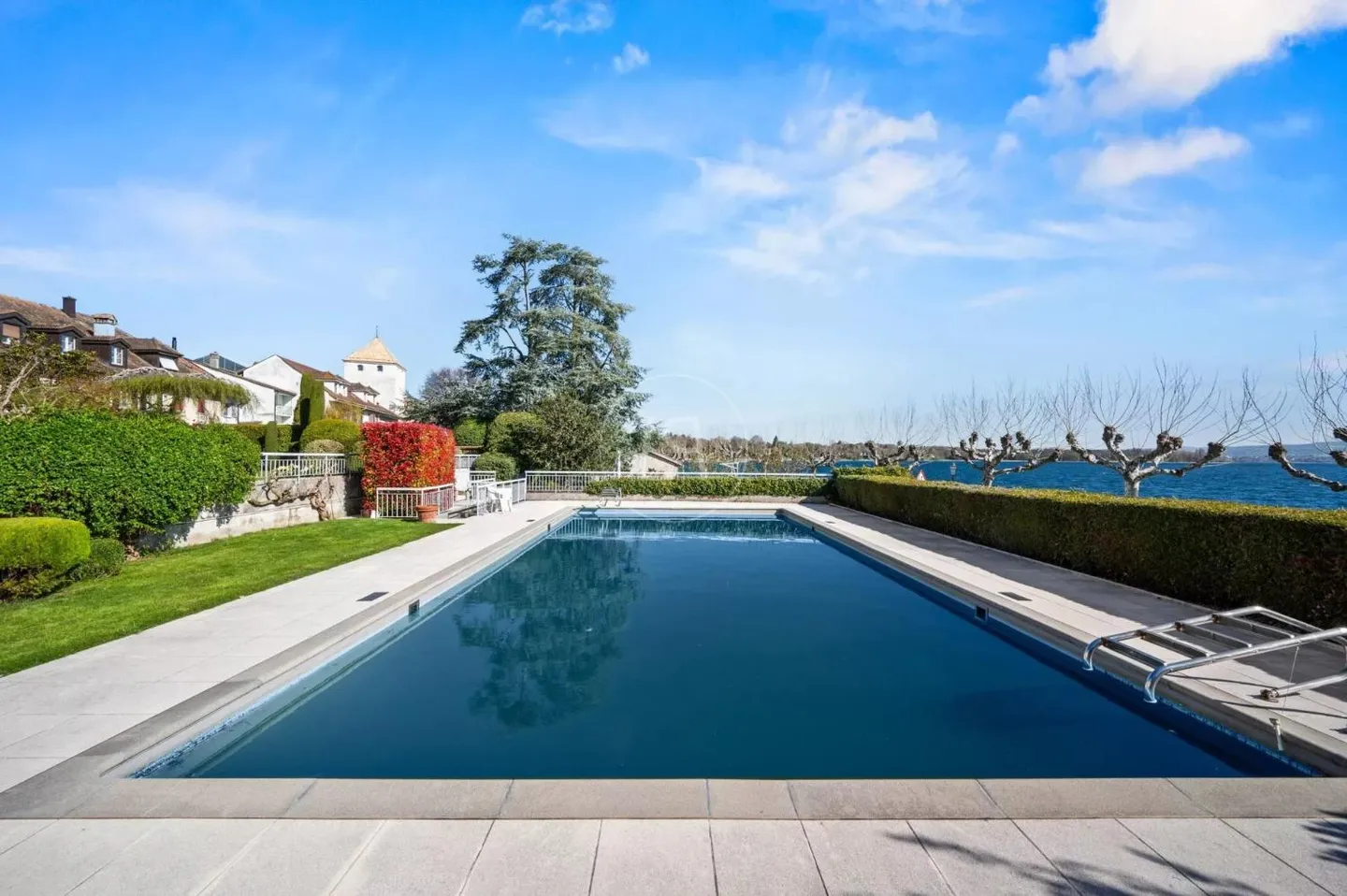 Penthouse exclusif en première ligne au cœur de St-Prex - Photo 4 sur 13