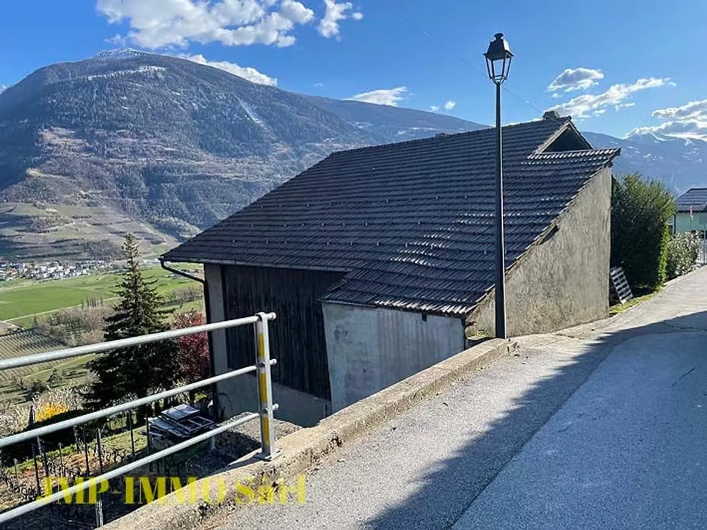 À saisir maison villageoise à rénover avec vue et ensoleillement - Foto 2 di 13