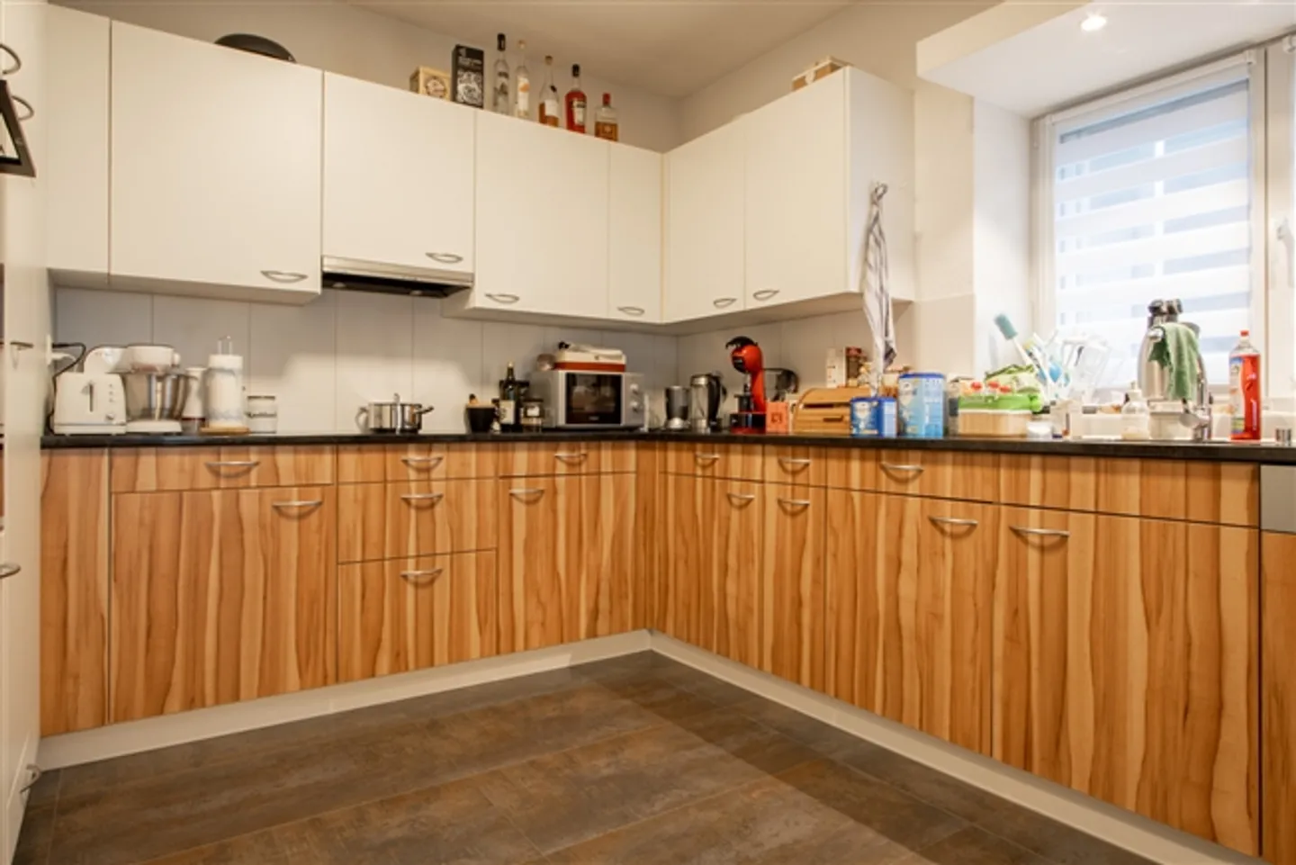 Appartement de 3,5 pièces au rez-de-chaussée - Jardin à usage commun - Photo 3 sur 9