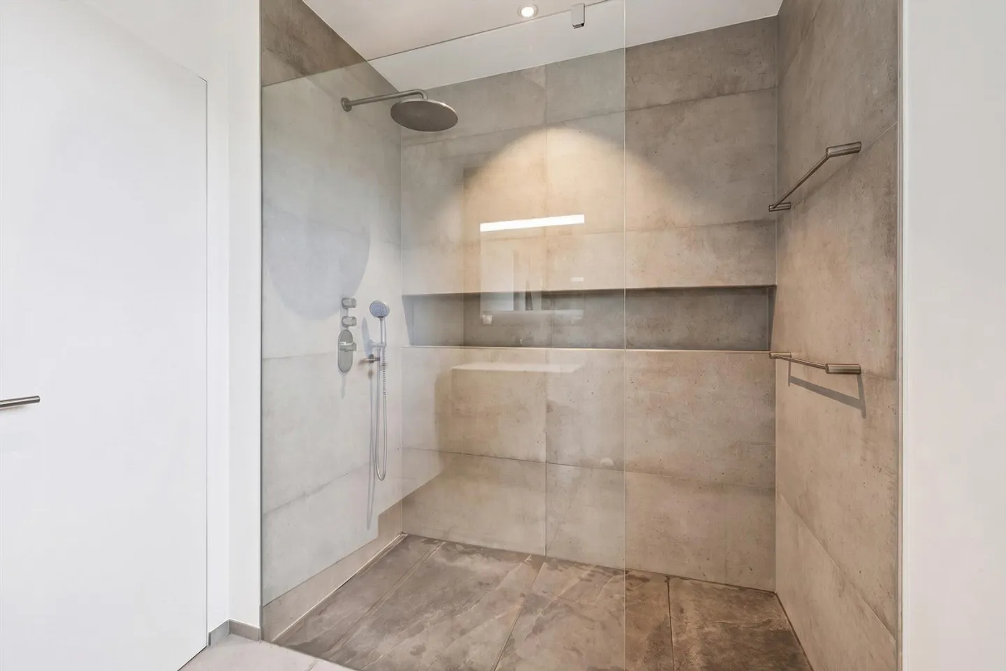 Skyline Living - Penthouse avec piscine - Photo 7 sur 17