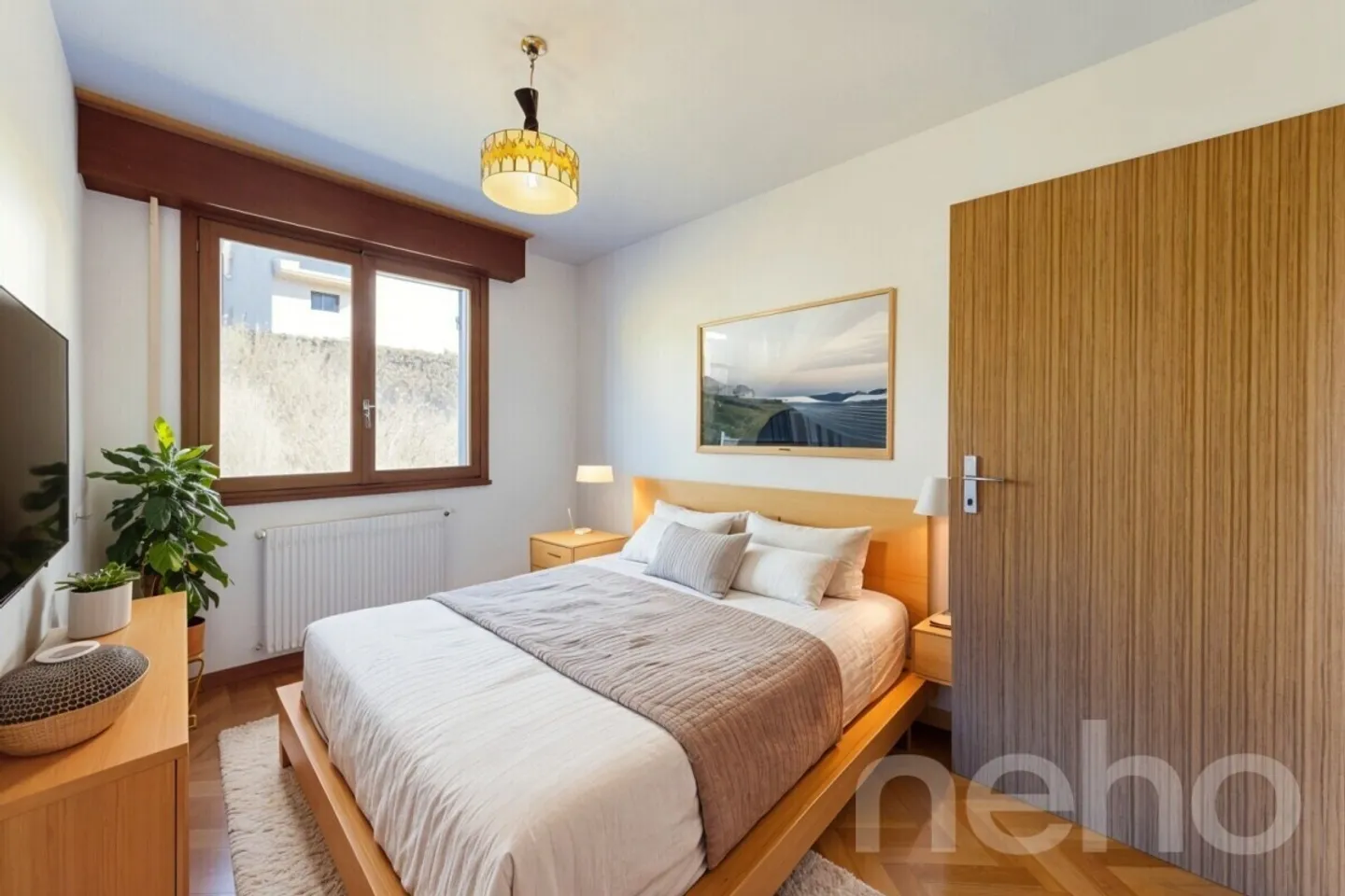 Family home with panoramic mountain views - Photo 8 of 13
