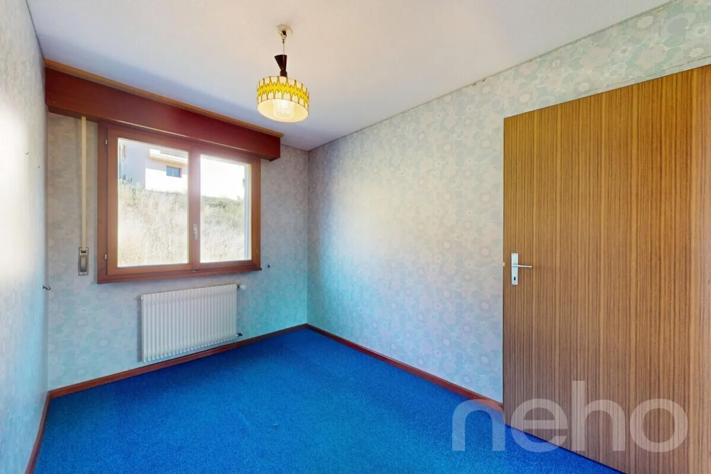 Family home with panoramic mountain views - Photo 9 of 13