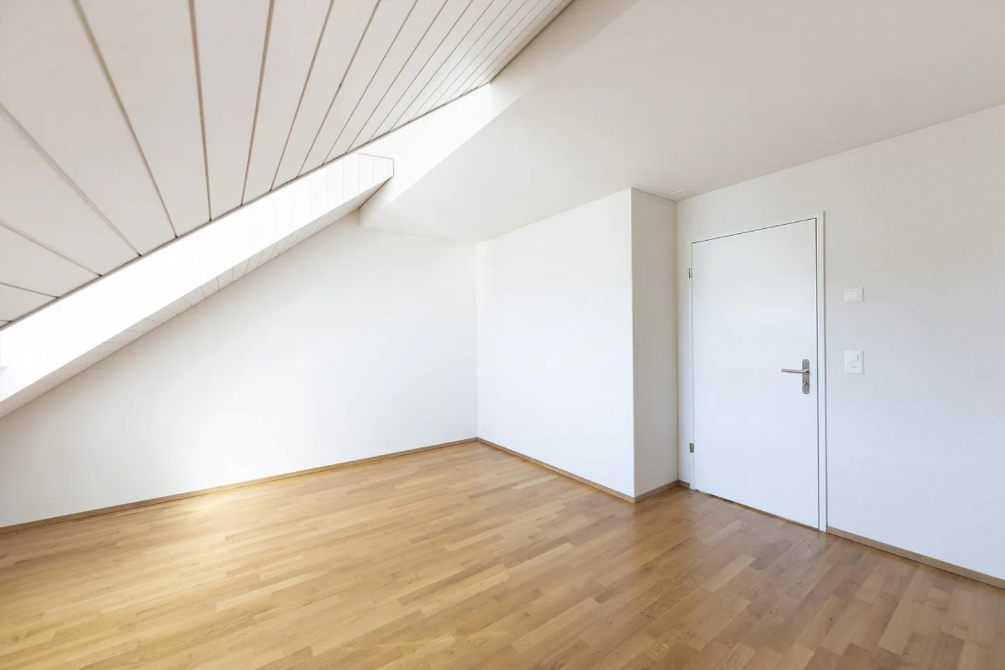 Dreamlike Attic Apartment is Looking for You! - Photo 8 of 11