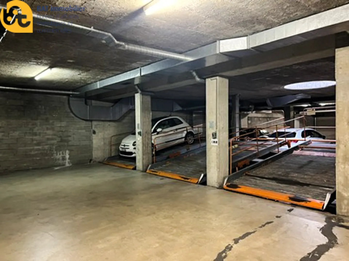 Place de parc intérieure à Sierre - Photo 1 sur 4
