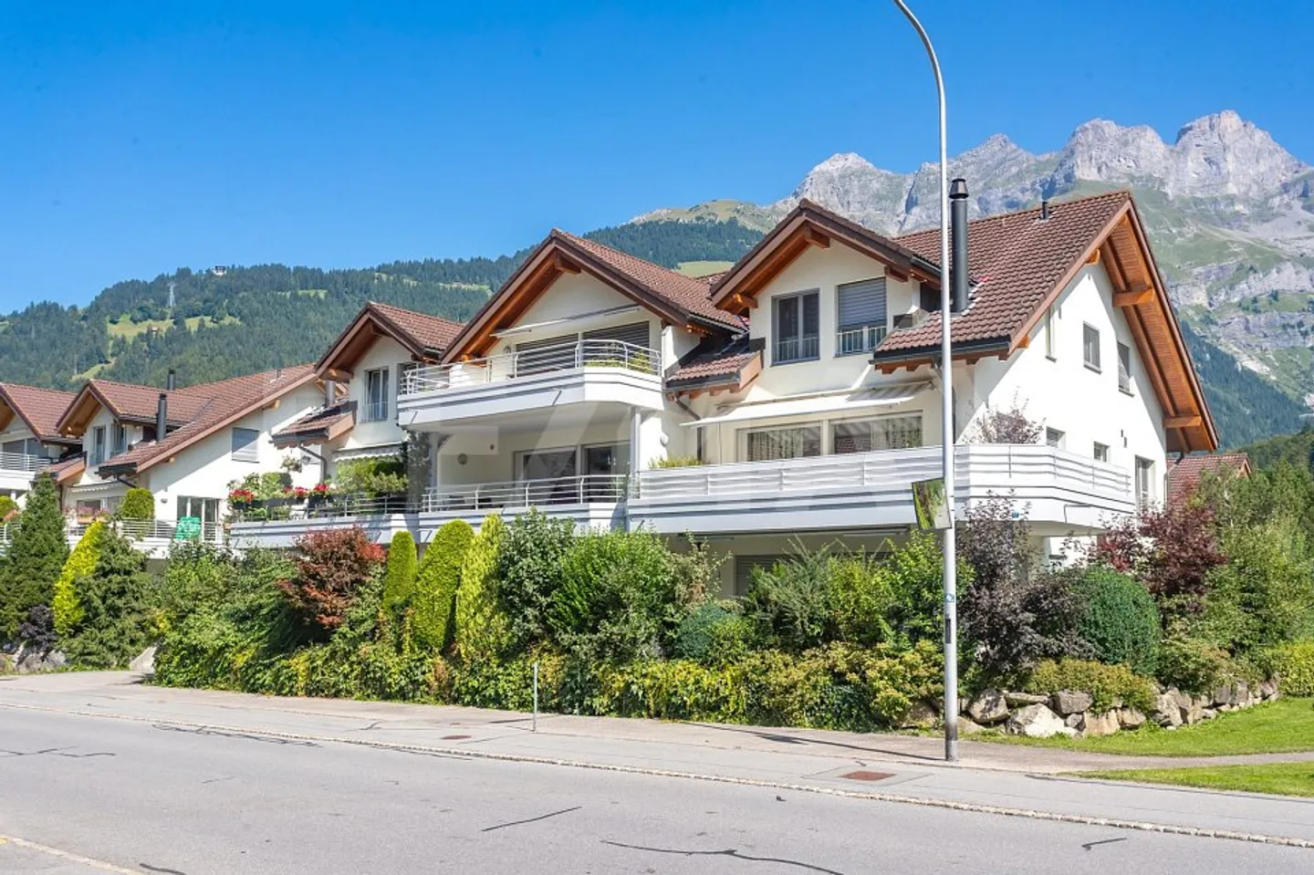 Appartement en duplex de 5,5 pièces dans un emplacement résidentiel attrayant - Photo 1 sur 13