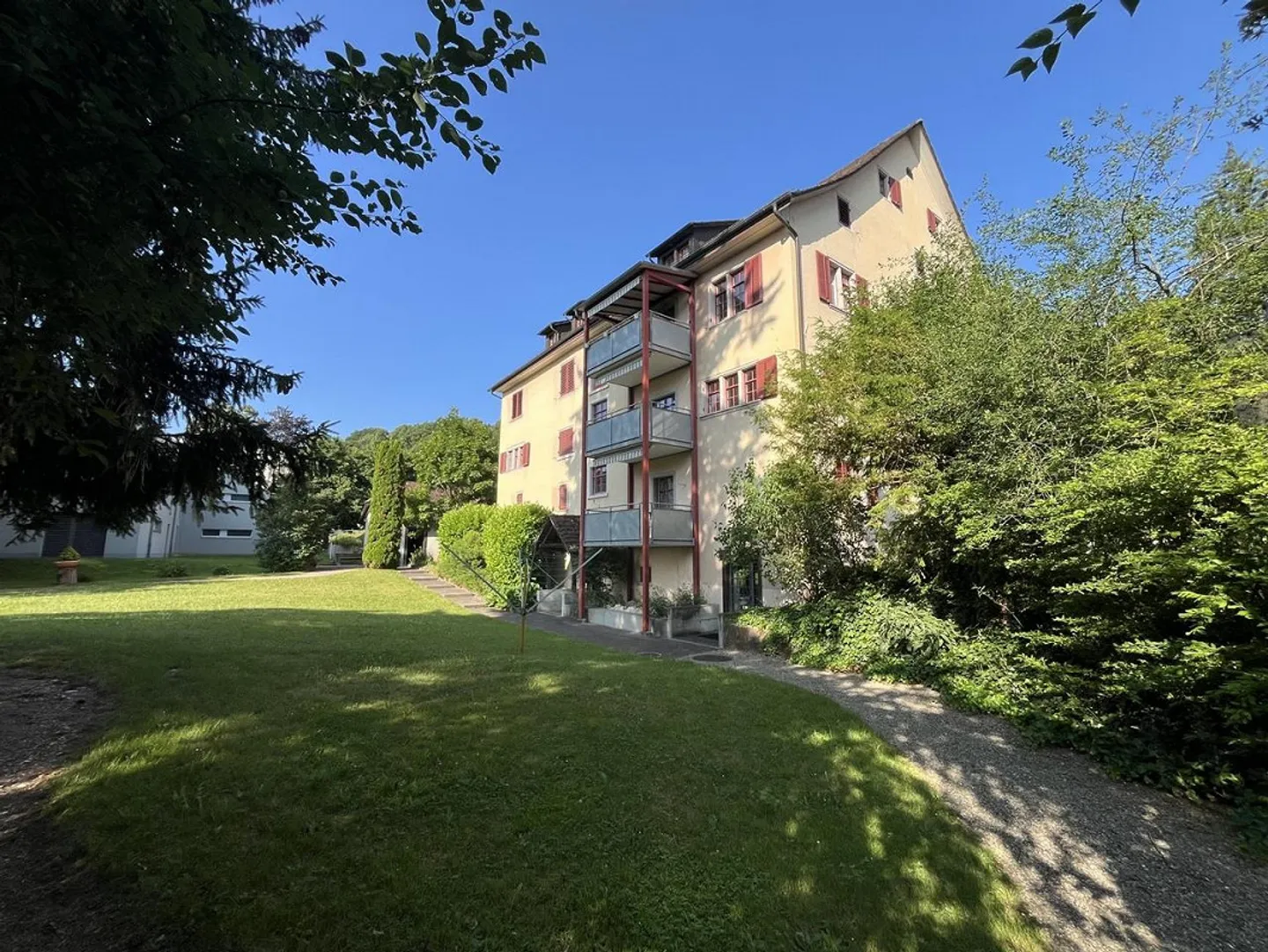 Two well-maintained apartments with long-term tenants - in building rights - Photo 1 of 10