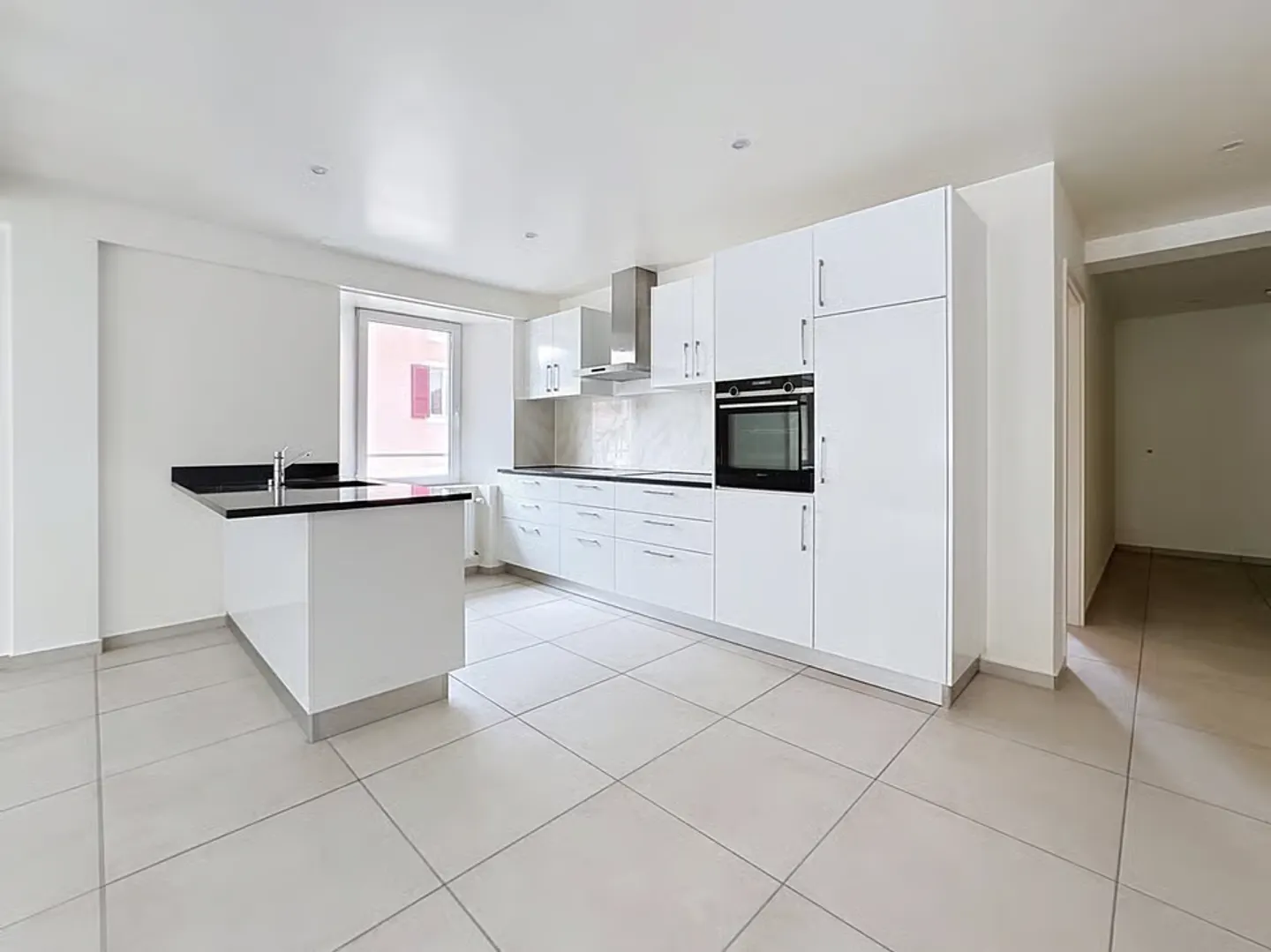 Immeuble entièrement rénové | 19,3 % de rendement sur fonds propre | 5 lots PPE - Photo 5 of 13