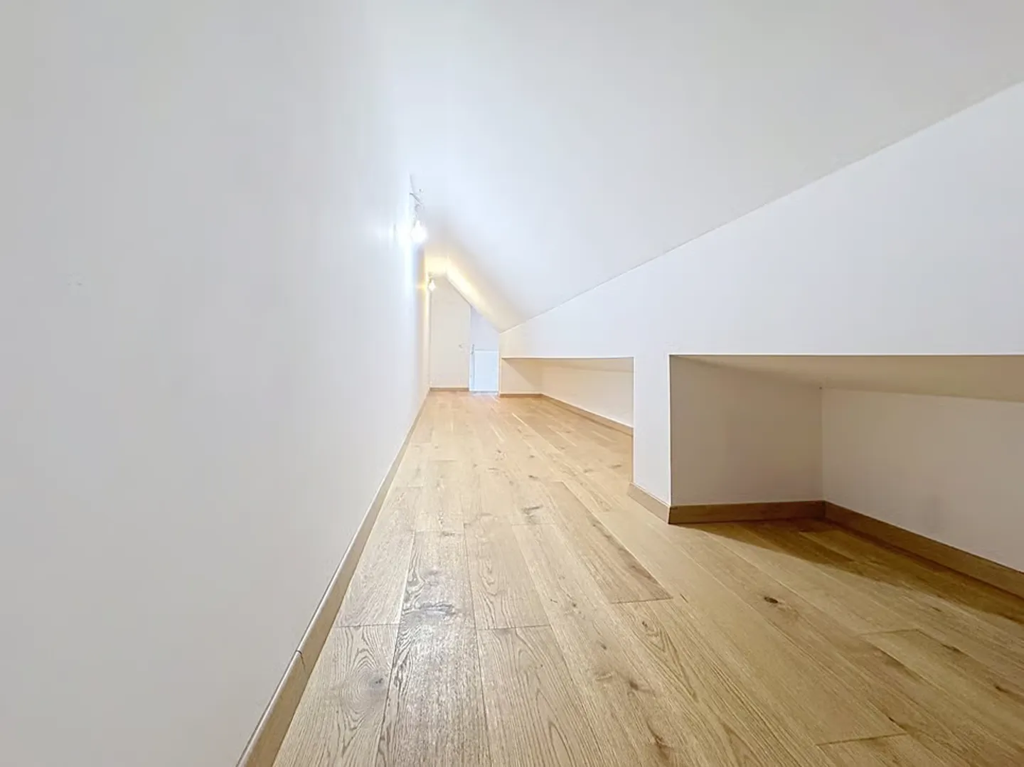 Immeuble entièrement rénové | 19,3 % de rendement sur fonds propre | 5 lots PPE - Photo 10 of 13