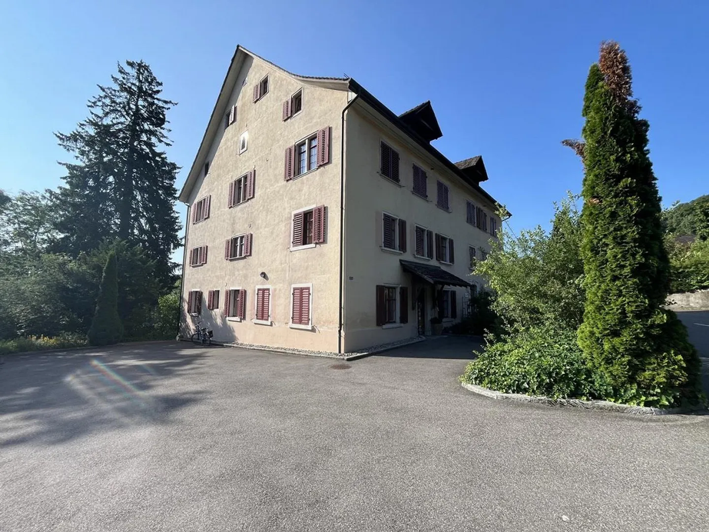 Two well-maintained apartments with long-term tenants - in building rights - Photo 9 of 10