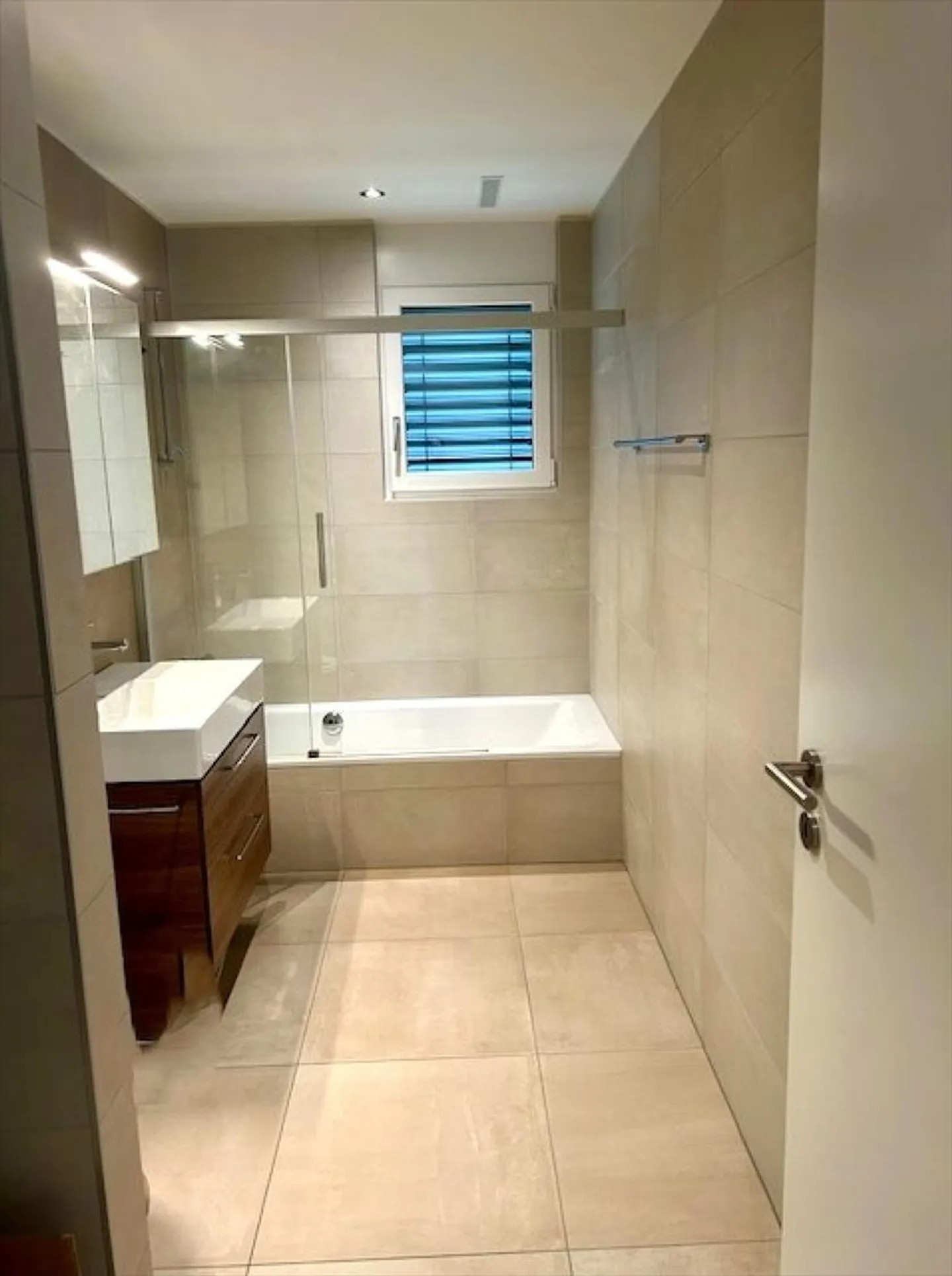 Unbedingt entdecken?! 4,5-Zimmer-Wohnung mit Terrasse und Seeblick - Foto 5 von 7